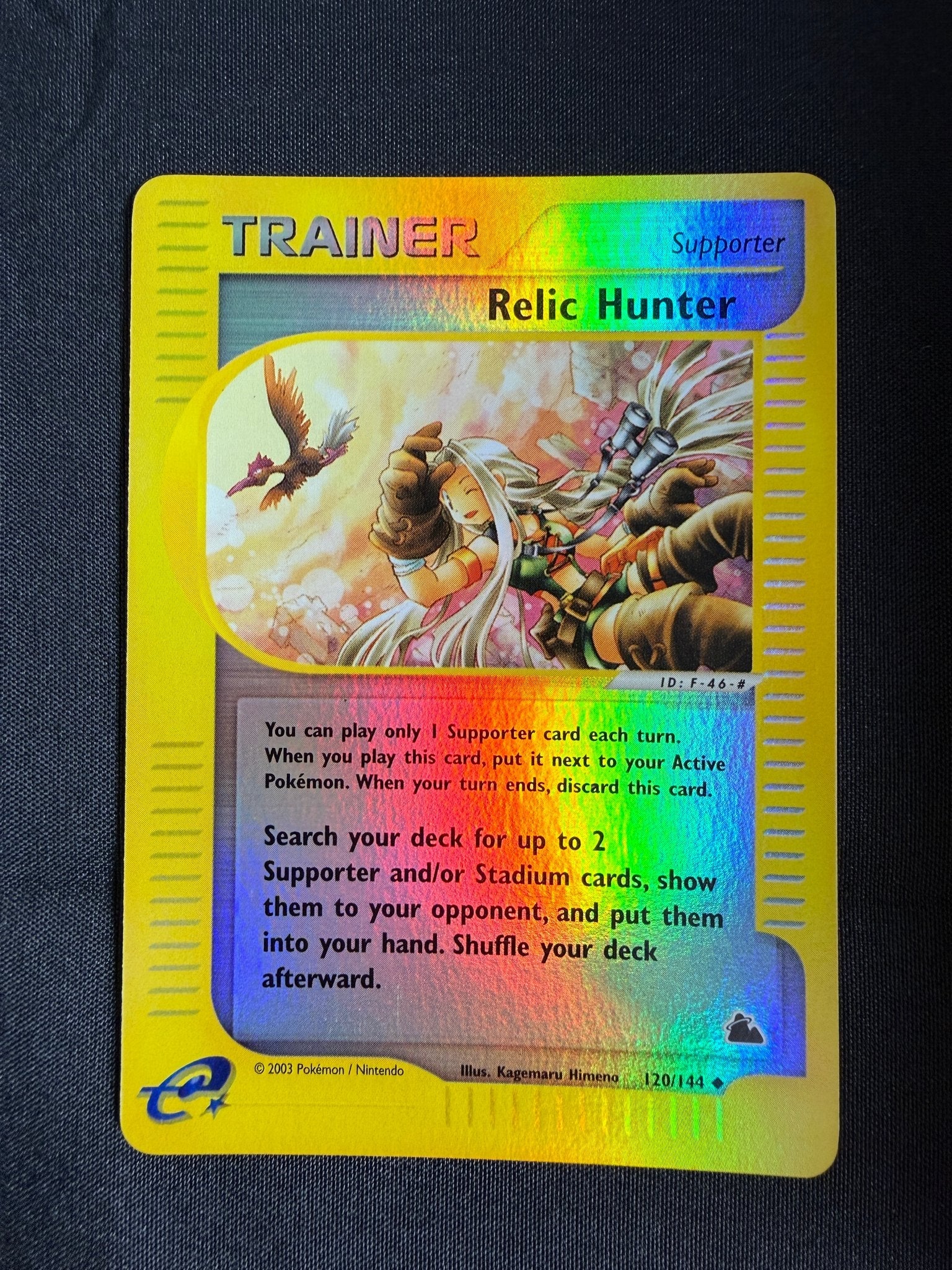 2003 Relic Hunter Skyridge Reverse Holo 120/144 front