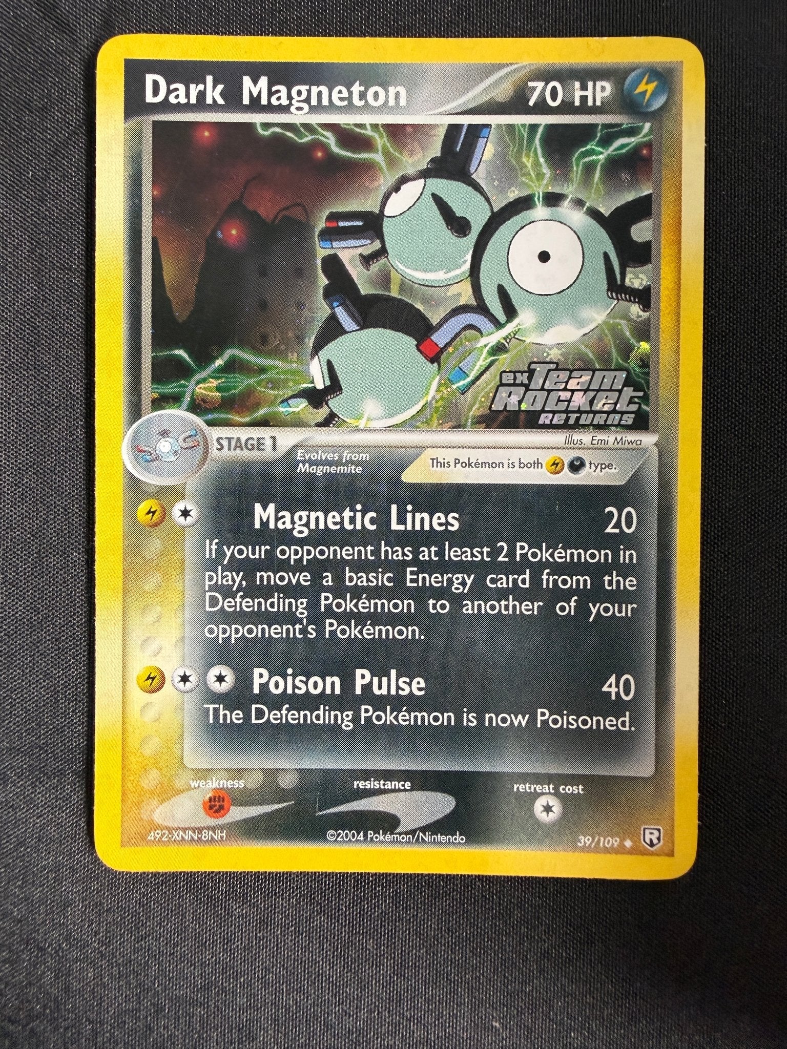 2004 Dark Magneton EX Team Rocket Returns 39/109 front